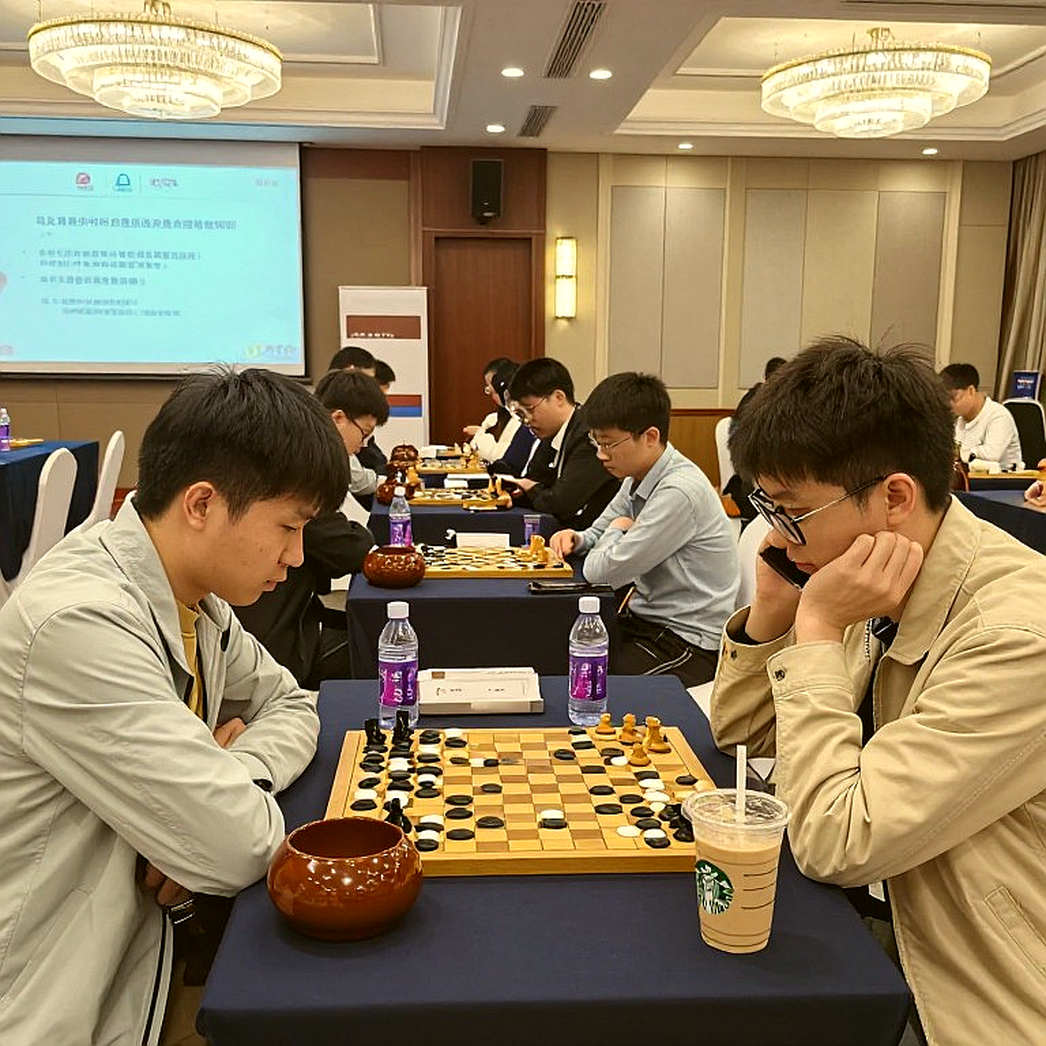 Samarkand 15/16 và tấm màn che hợp pháp của ChessBase #225